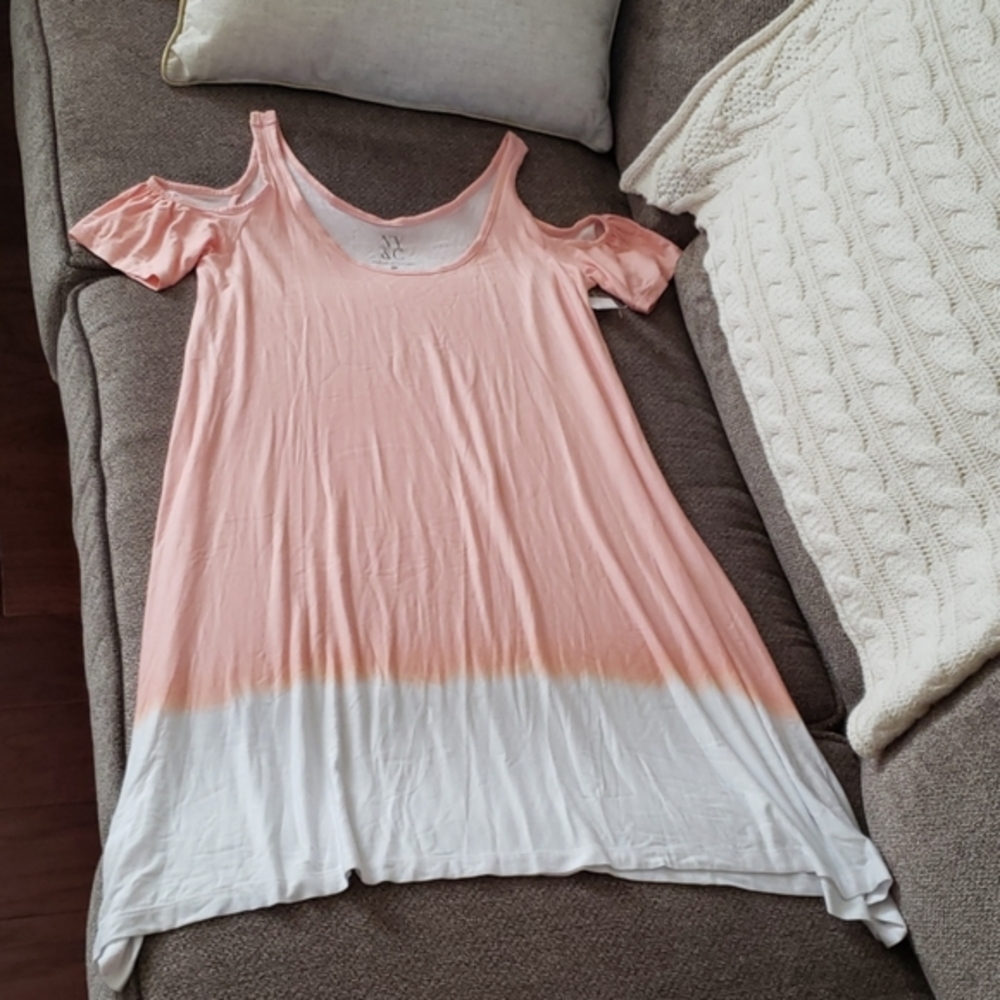 NY & Co peach & white cold shoulder knit dress